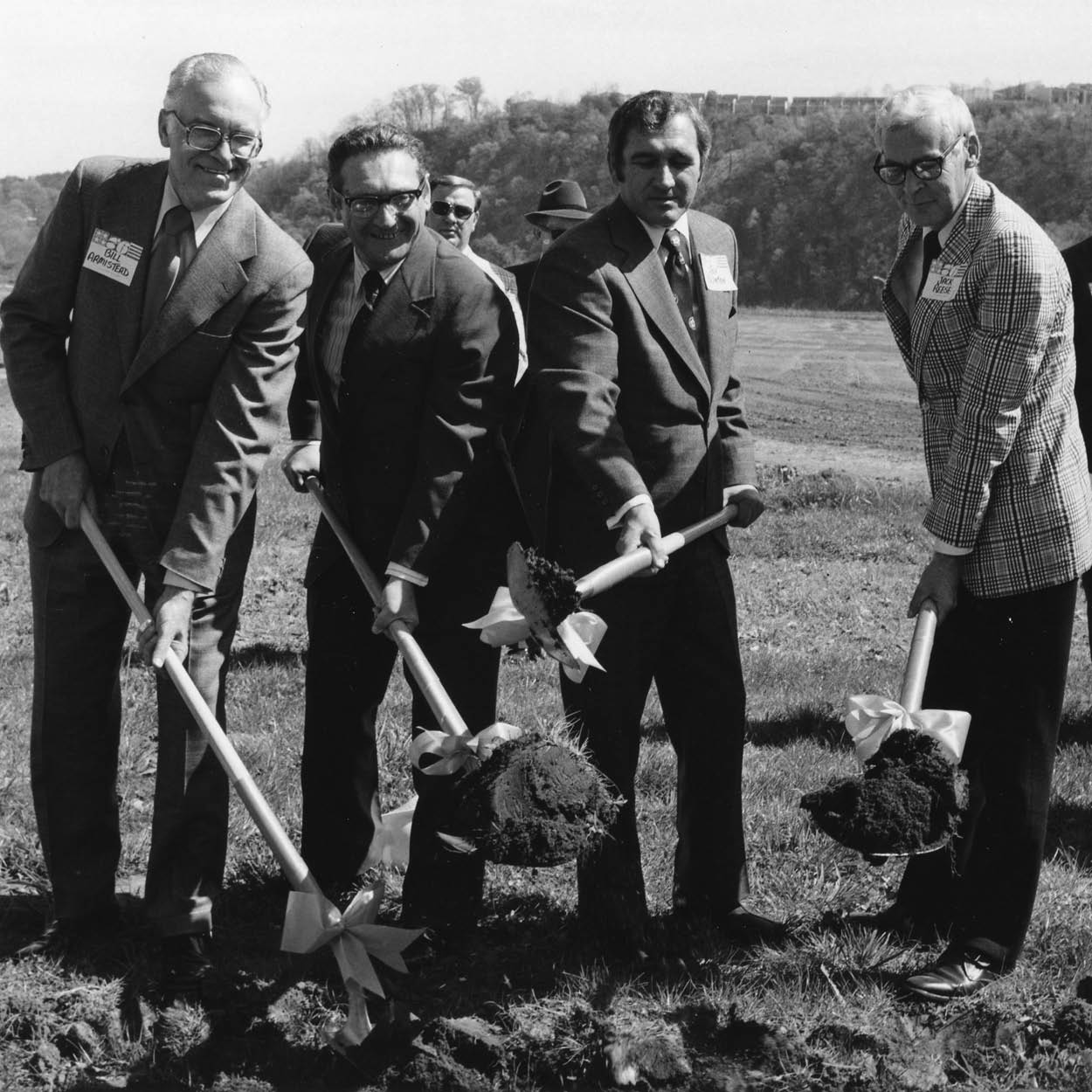 Dean W.W. Armistead, University of Tennessee President Dr. Ed Boling, Tennessee Governor Ray Blanton, and University of Tennessee Chancellor Dr. Jack Reese pose with shovels of dirt at the UTCVM groundbreaking ceremony in 1976. 