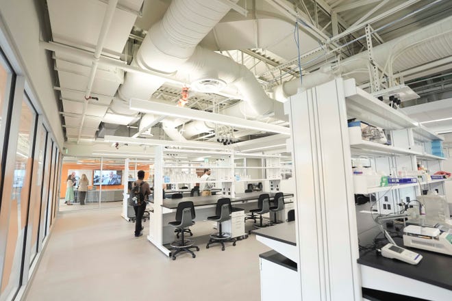 Image of the MeDIC Lab Keyence microscope.